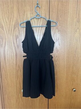 Black V-Neck Sleeveless Mini Dress